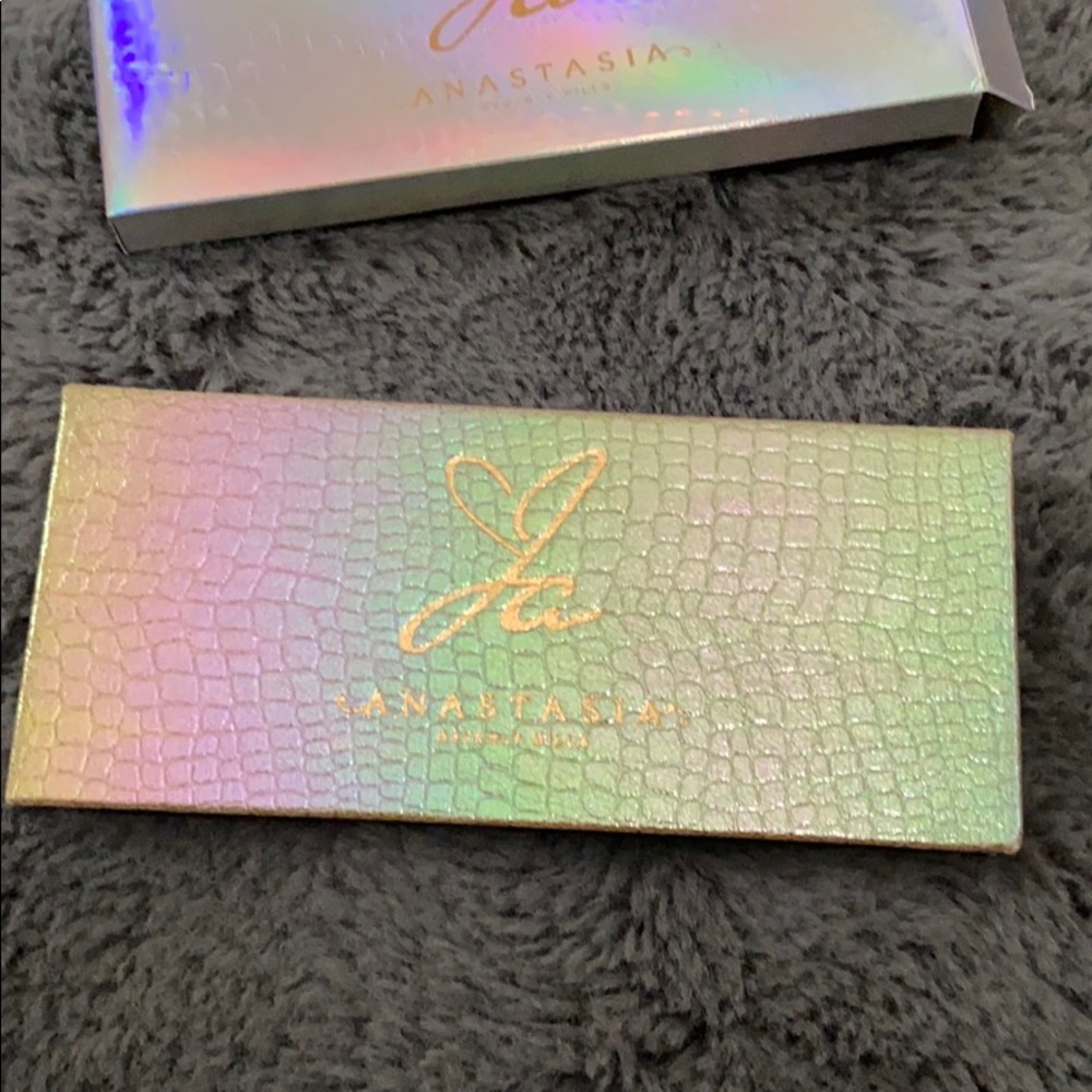 Jackie Aina ABH palette dupe